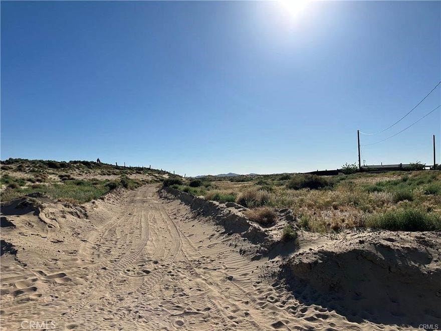 Great large open lot in Grandview.  3.4 acres with utilities close by!  Lots of room to build your dream home and grow a garden!