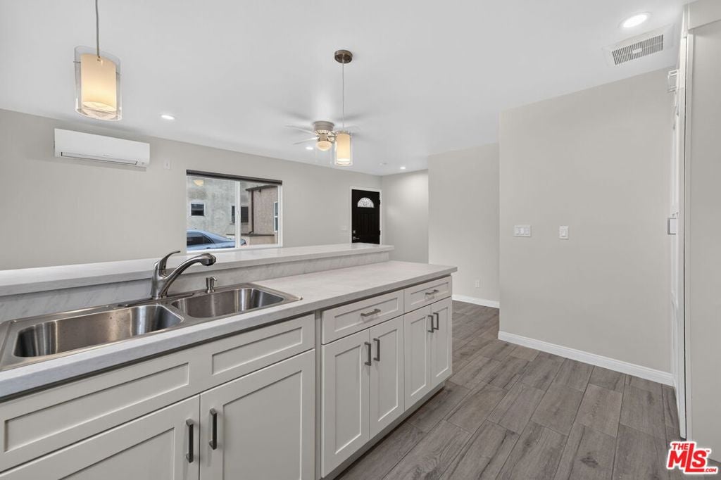 1435 W 22nd Street