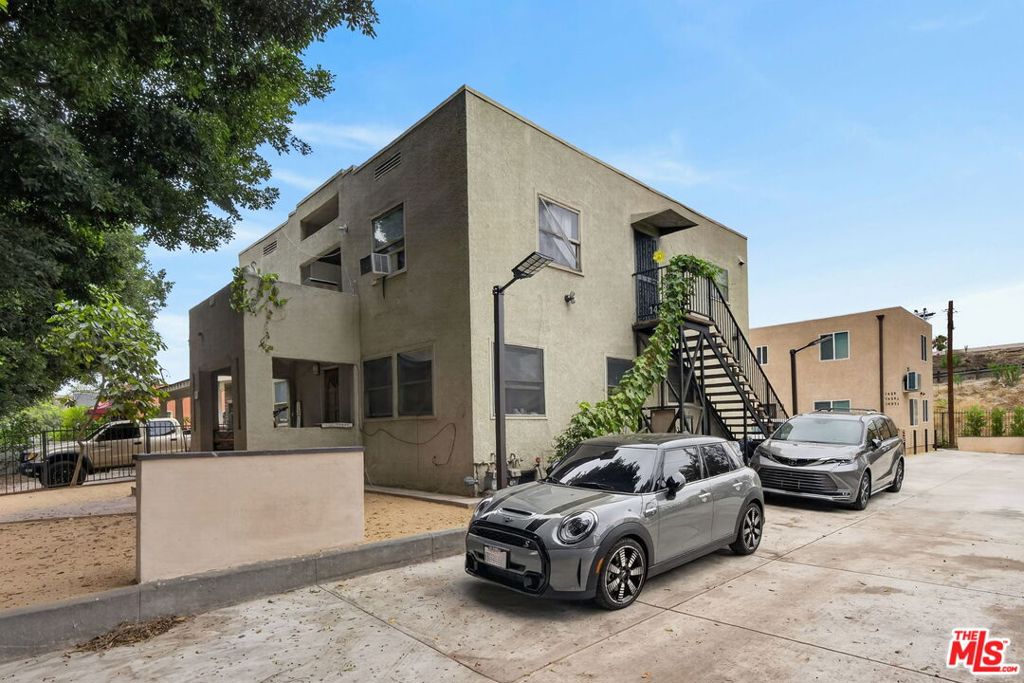 1435 W 22nd Street