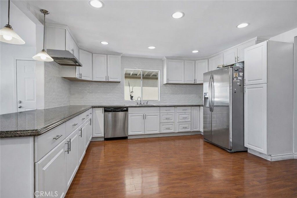 23777 mulholland Highway 203