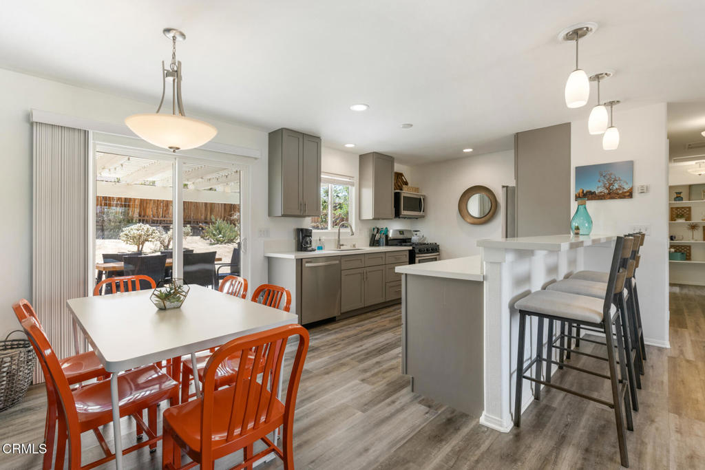 61515 Capilla Drive