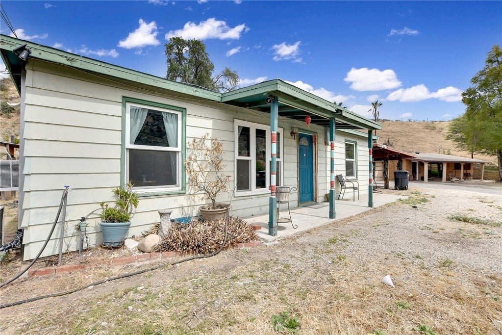 7530 Reche Canyon