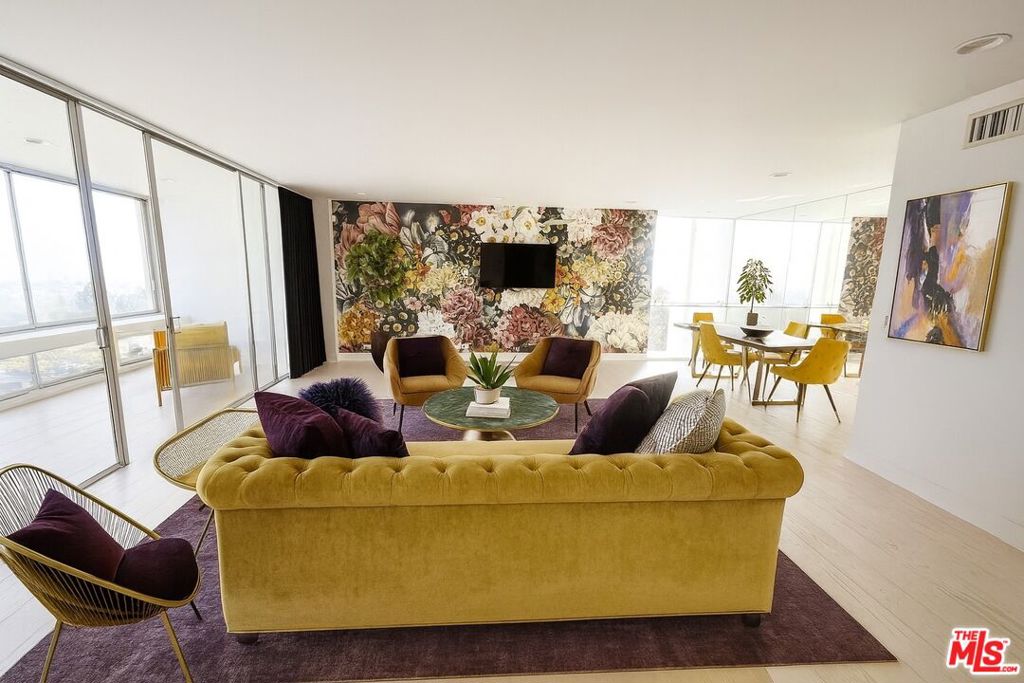 2222 Avenue Of The Stars 705