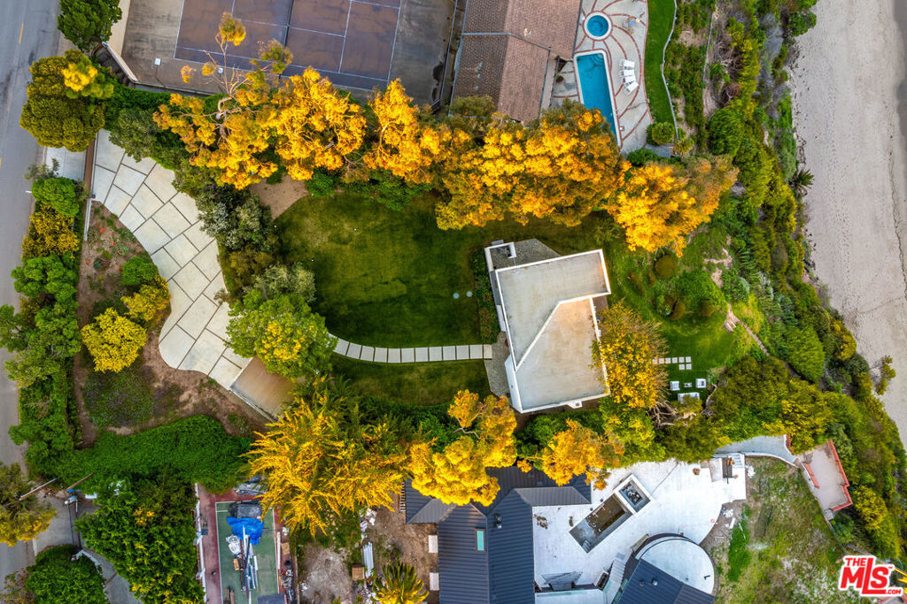 29122 Cliffside Drive
