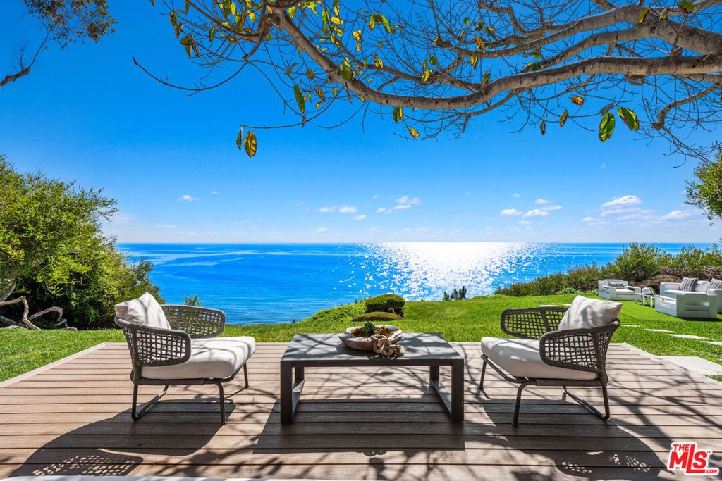 Photo of 29122 Cliffside Drive, Malibu, CA 90265 (MLS # 25579819)