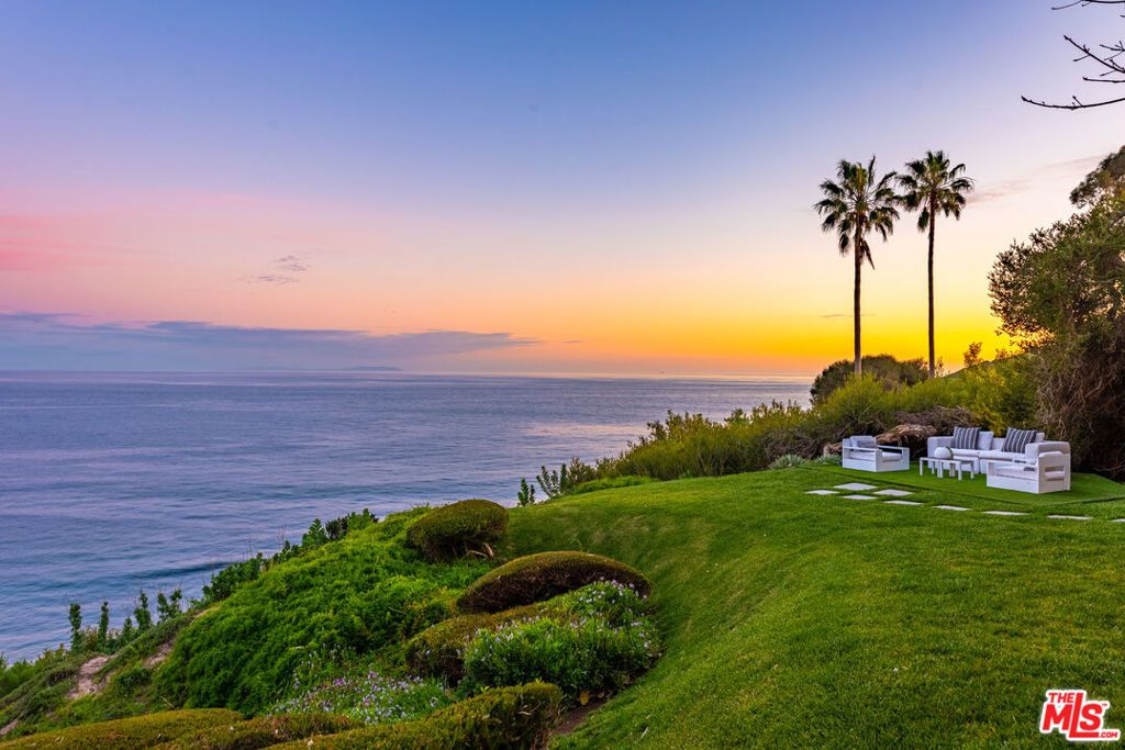 Photo of 29122 Cliffside Drive, Malibu, CA 90265 (MLS # 25579819)