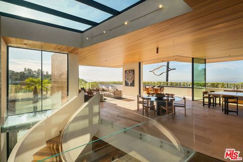 Photo of 1520 Carla Rdg, Beverly Hills, CA 90210 (MLS # 25582471) Photo of 1520 Carla Rdg, Beverly Hills, CA 90210 (MLS # 25582471)