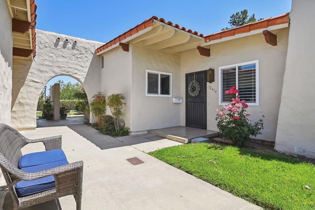 12434 Meandro Rd