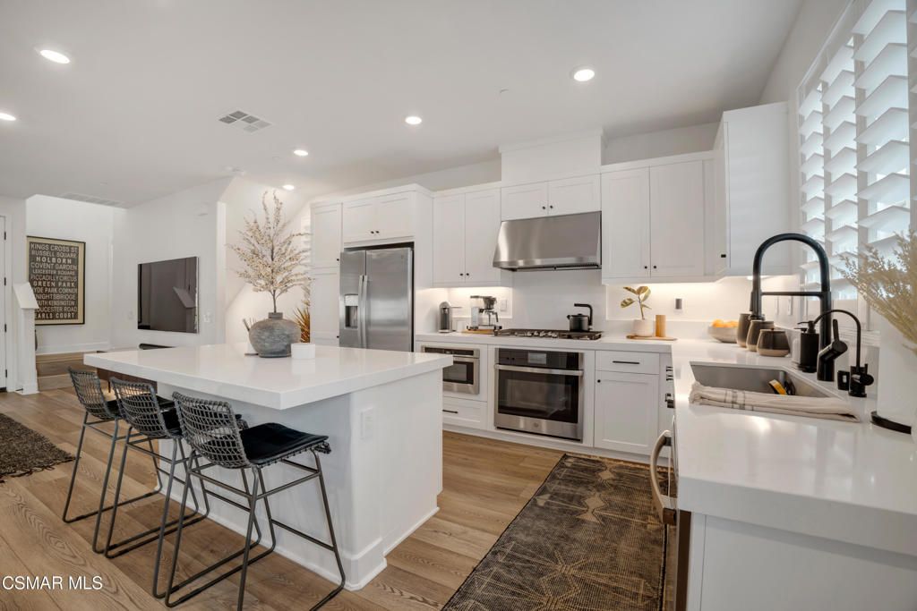 Photo of 3033 Tallahassee Lane, Simi Valley, CA 93065 (MLS # 226002037)