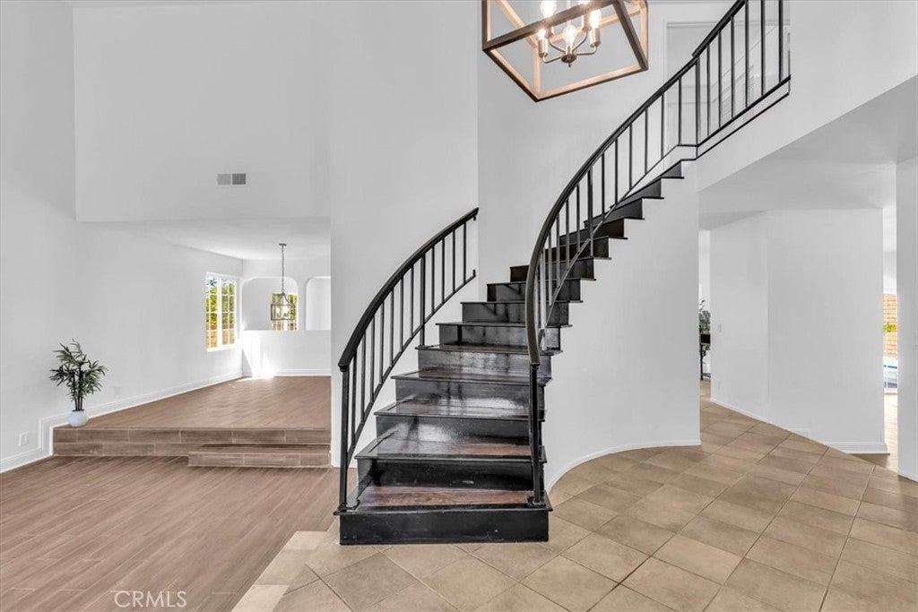 3315 Hawkwood