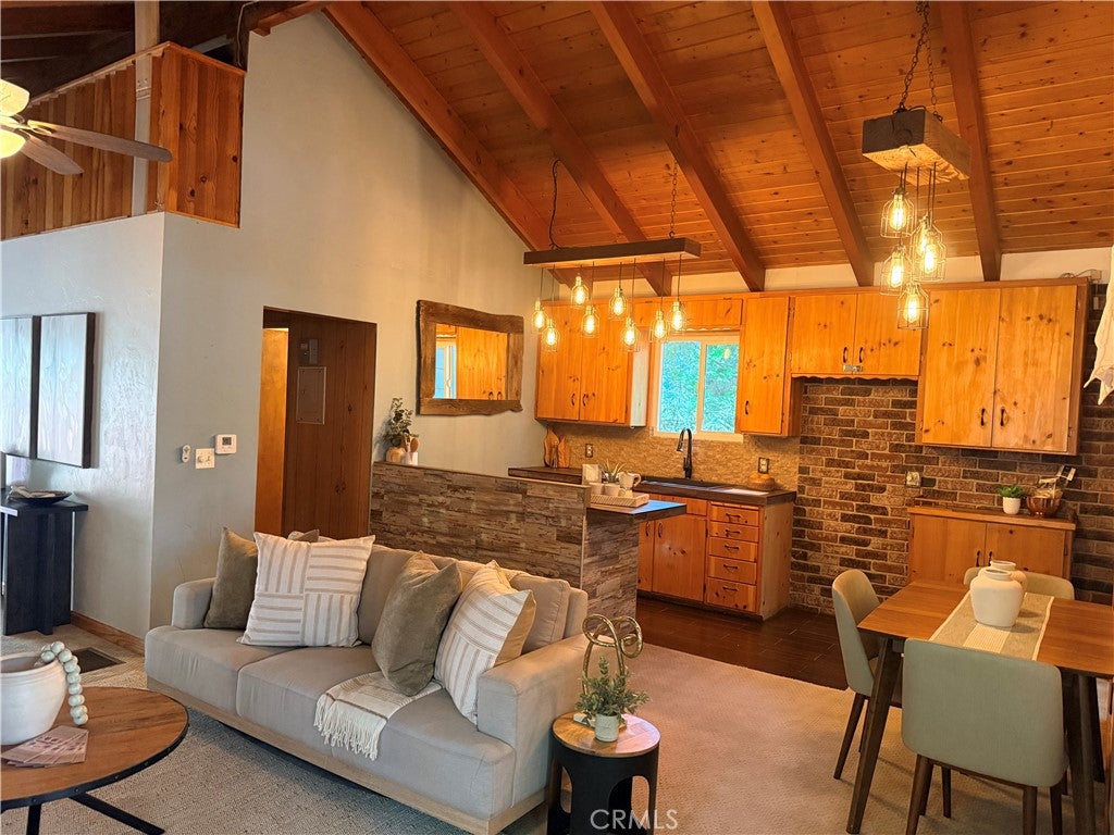 6199 Cedar
