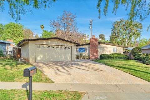 Photo of 27636 Seco Canyon Road Rd, Saugus, CA 91350 (MLS # SR26044984)