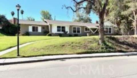 Photo of 134 W Broadbent Dr, Riverside, CA 92507 (MLS # CV25242623)
