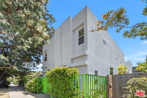 1314 Cabrillo Avenue Venice CA 90291