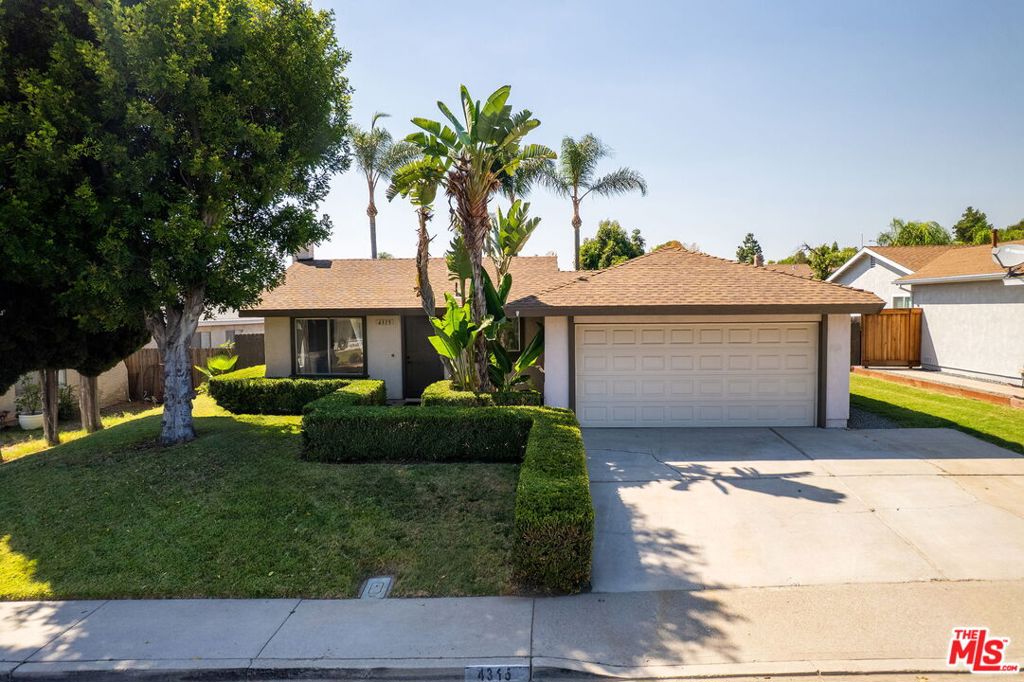 4315 Via De Los Robles
