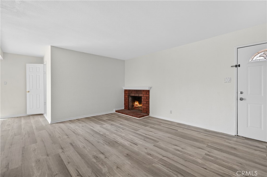 1205 W Pottery
