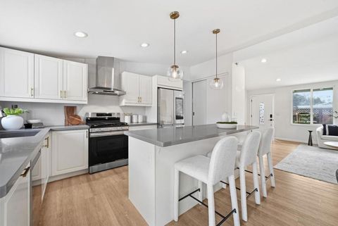 Photo of 321 Beechnut Avenue, Sunnyvale, CA 94085 (MLS # ML82035385)