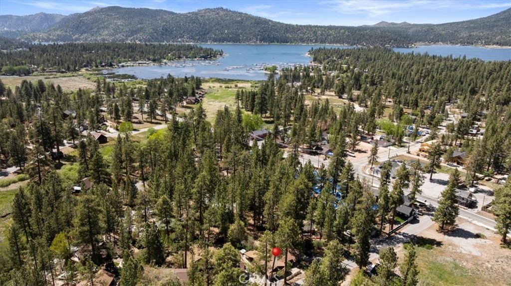 39989 Hillcrest Drive