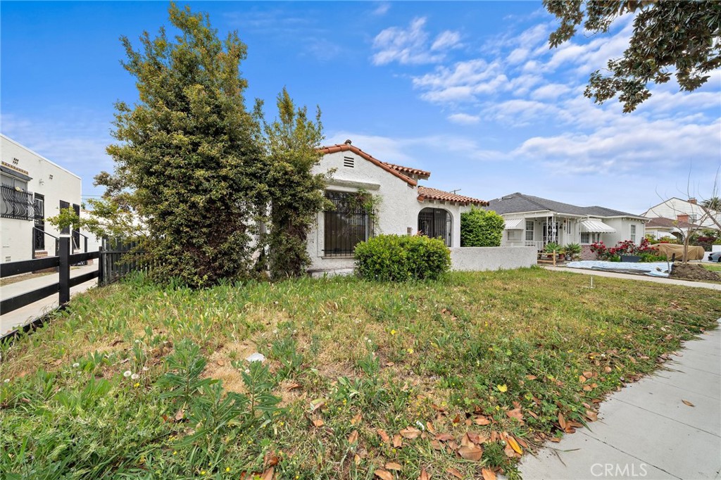 2319 Magnolia Avenue