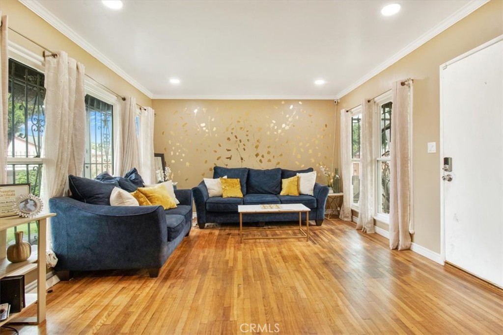 6855 Butler Ave