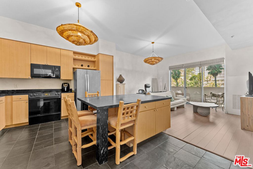 388 E Ocean Boulevard 412