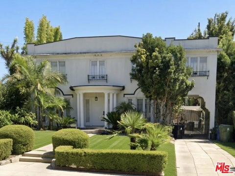 Photo of 2118 S Victoria Avenue, Los Angeles, CA 90016 (MLS # 26105643)