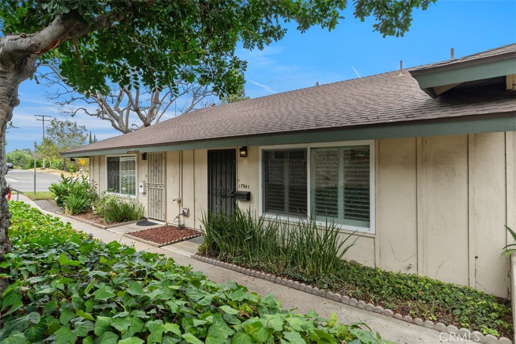 Discover this stunning 1-bedroom, 1-bathroom condo with direct garage access in this desirable Yorba Linda community. Thoughtfully upgraded, this home features a bright, open floor plan that exudes spaciousness. The modern kitchen is equipped with premium finishes, a convenient breakfast bar, elegant tiled backsplash, and stainless steel appliances. For added convenience, the unit includes an indoor laundry area. Perfectly situated near the renowned Richard Nixon Library and Museum, this condo provides easy access to Yorba Linda’s abundant amenities. Enjoy the pinnacle of refined condo living in Yorba Linda, The Land of Gracious Living.