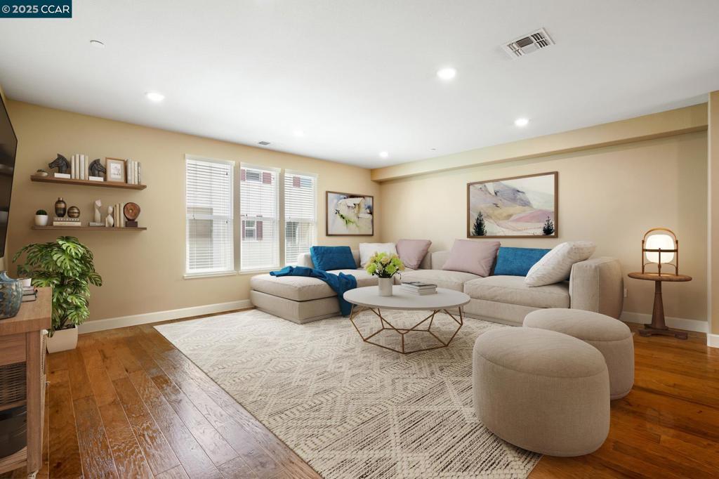 WALLISRANC - Residential Lease