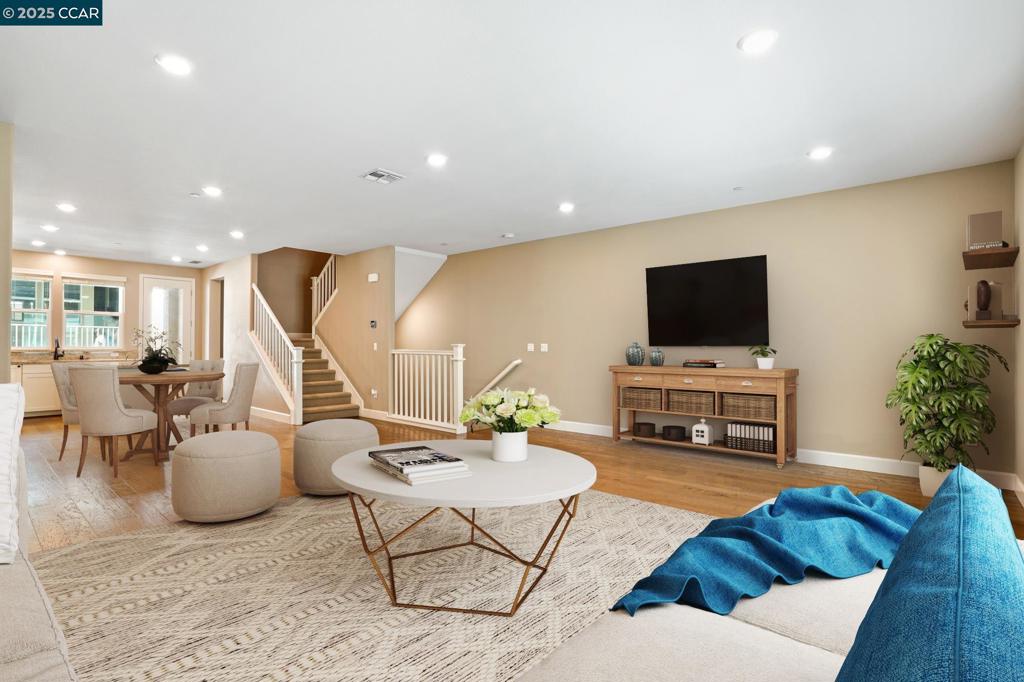 WALLISRANC - Residential Lease