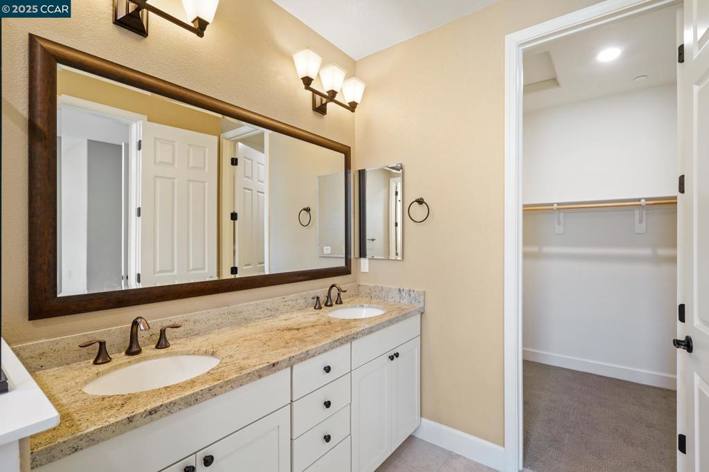 WALLISRANC - Residential Lease