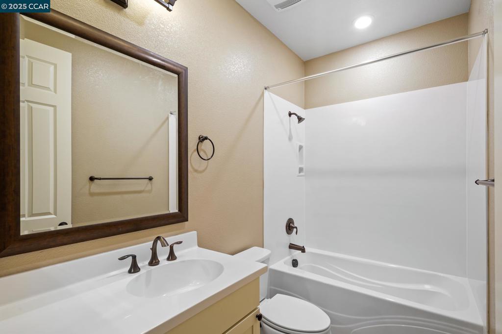 WALLISRANC - Residential Lease