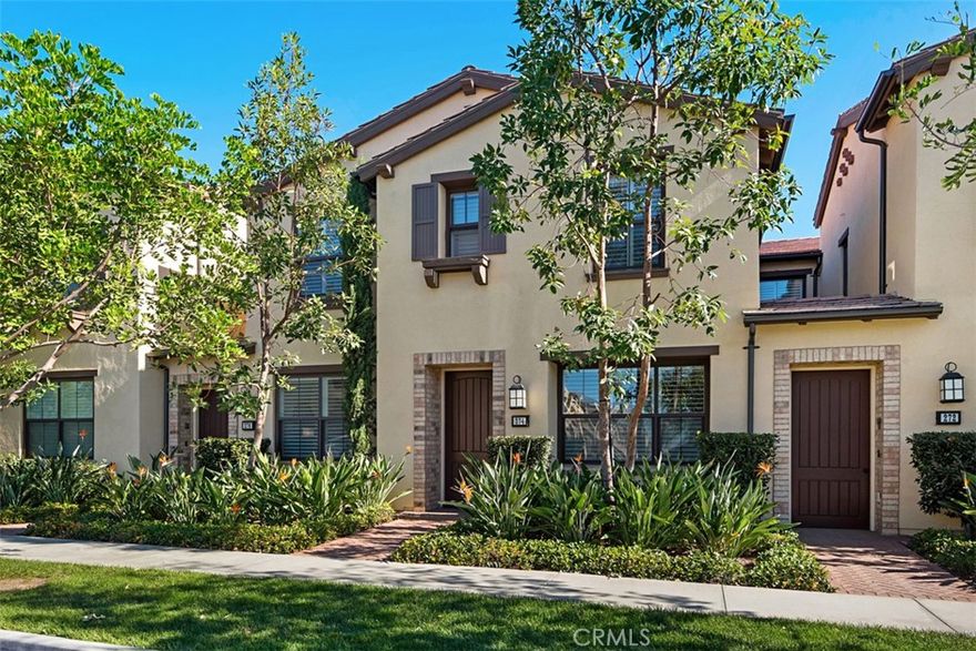 A beautiful fresh finished bedroom with its own bath located at desirable community of Orchard Hills. Surrounding by natural beauty of mountains, hills and parks. It is easy access to the 5 & 405 freeways and main roads. Convenient to University of California Irvine, Irvine Valley College, Irvine Spectrum and business centers. Prefer: female, light cooking with no meat. All utilities are included. A short-term over 31 days is negotiable. This is quiet and clean place for you to call home.