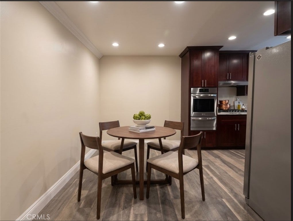 5354 Lindley 204