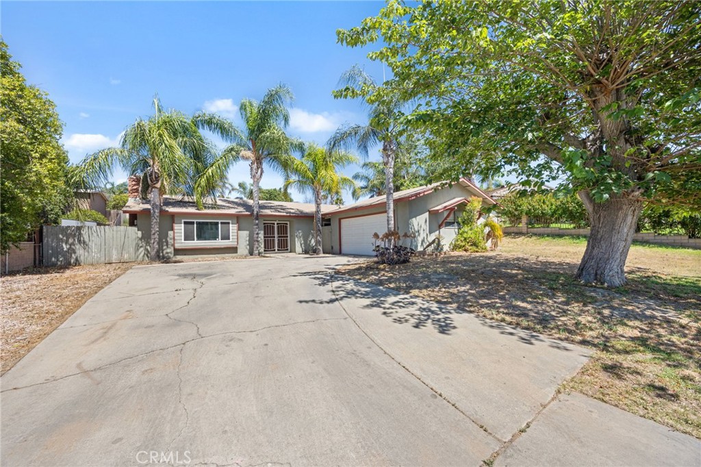 10937 Desert Sand Avenue