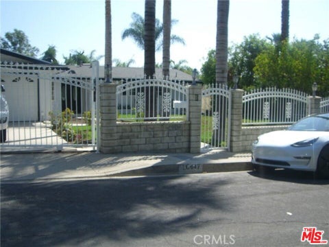 Photo of 20447 Coulson Street, Los Angeles, CA 91367 (MLS # 26857889)