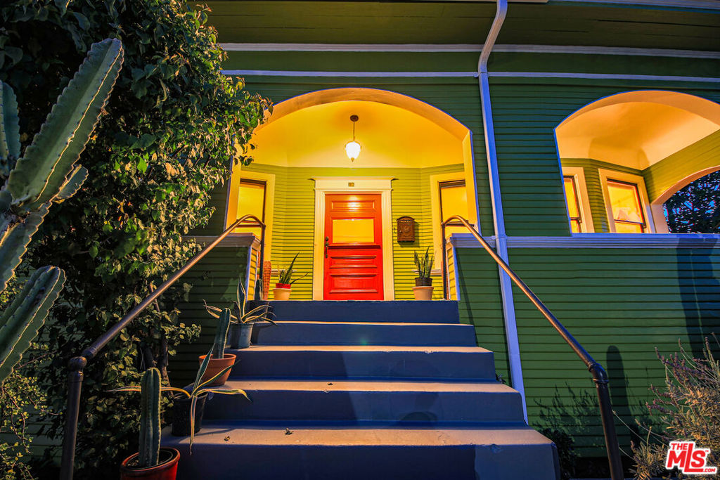 Properties 2 132 N Avenue 57