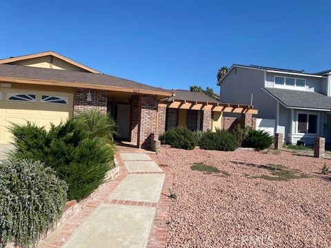 Photo of 860 Polk Ct, Hemet, CA 92543 (MLS # CV25242901)