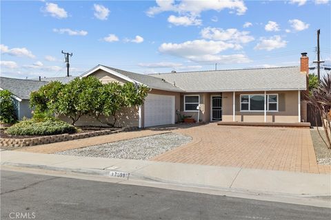 Photo of 17391 Meer Circle, Huntington Beach, CA 92647 (MLS # OC25224922)