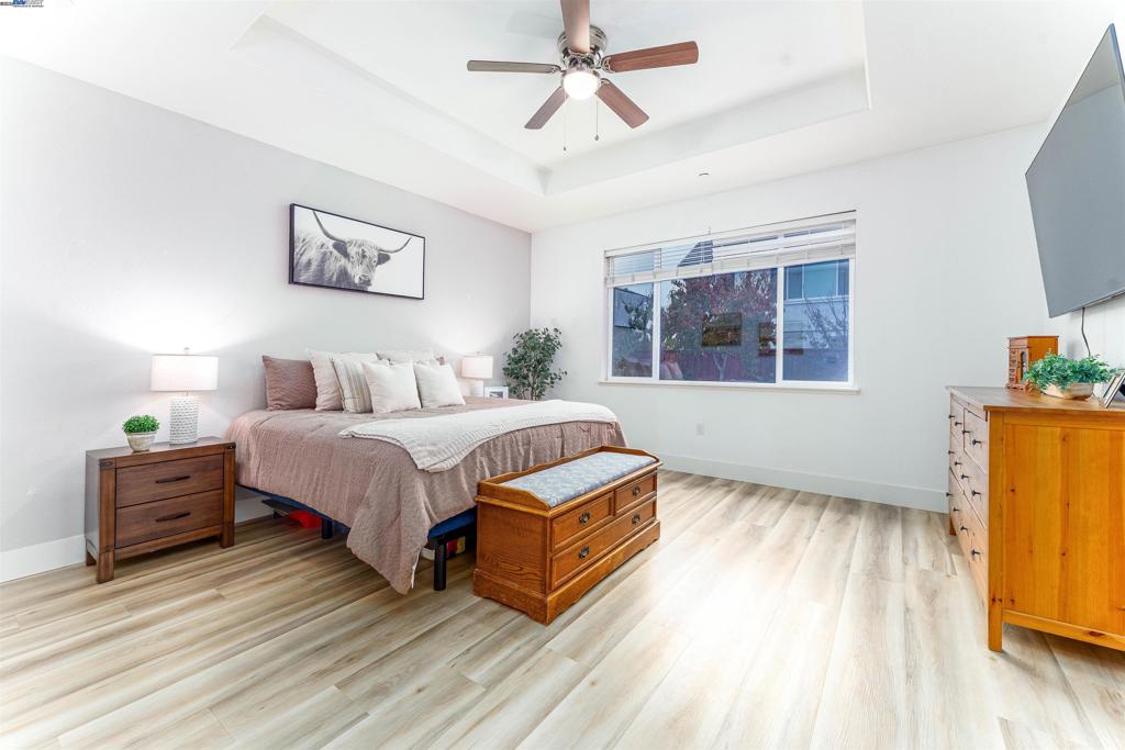 OAKLEY - Residential