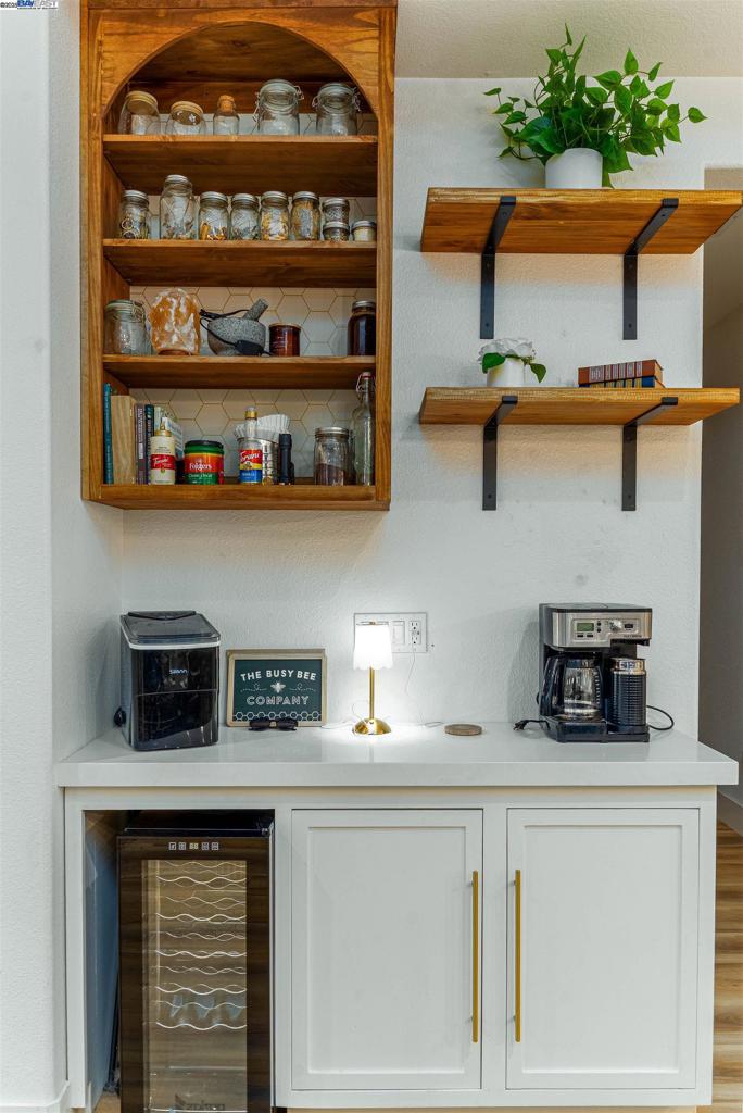 OAKLEY - Residential