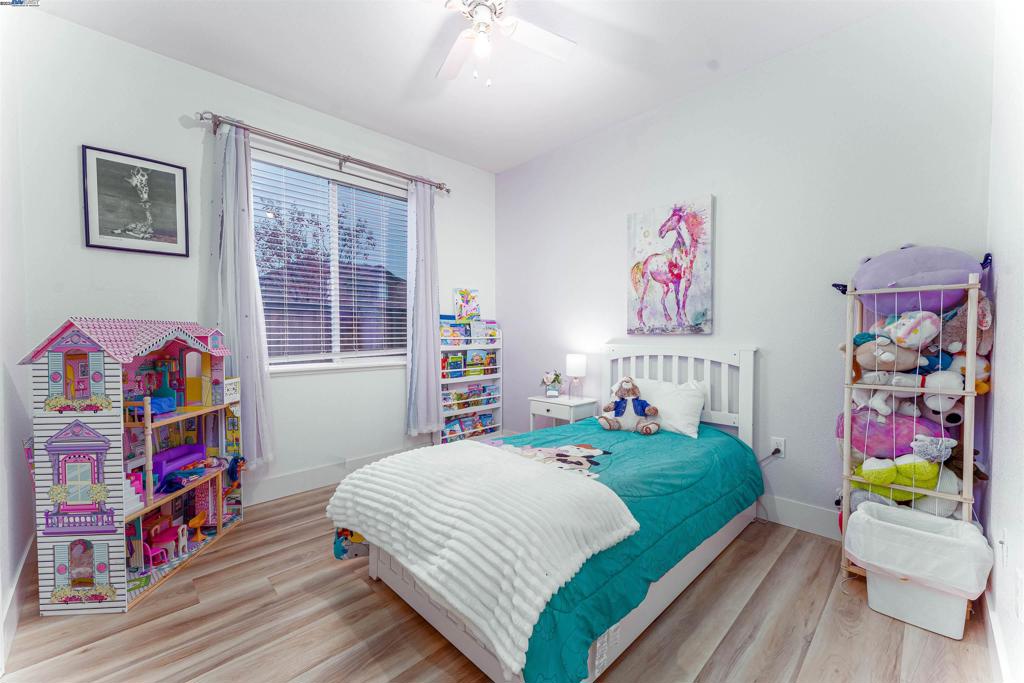 OAKLEY - Residential