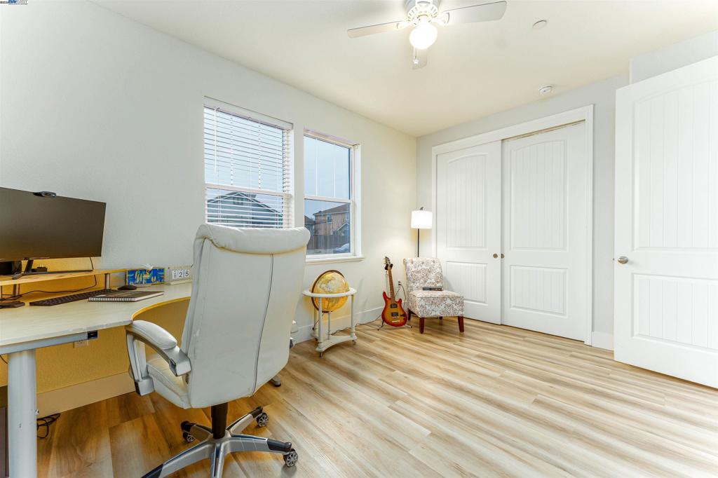 OAKLEY - Residential