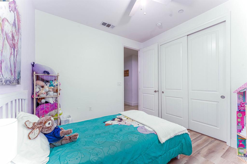 OAKLEY - Residential