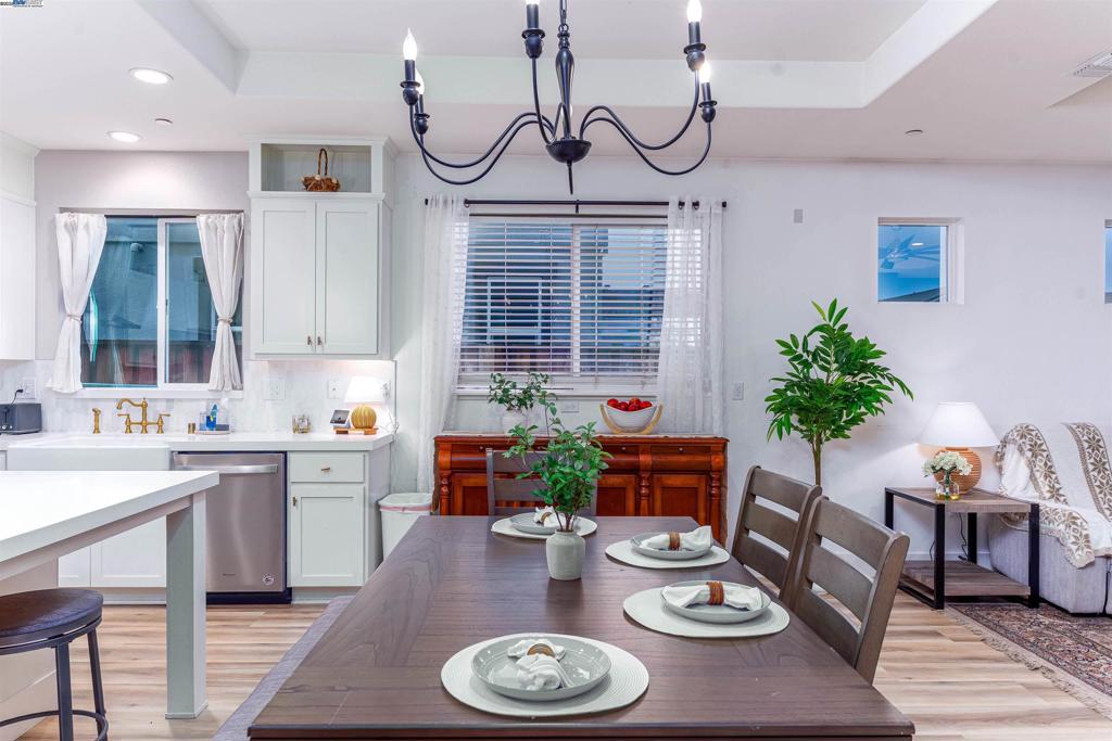 OAKLEY - Residential