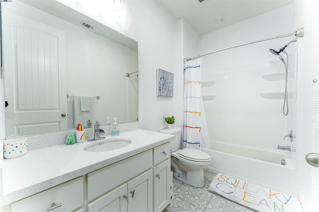 OAKLEY - Residential