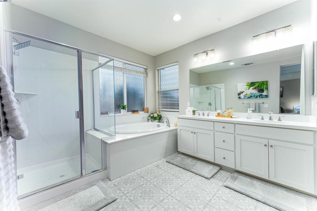 OAKLEY - Residential