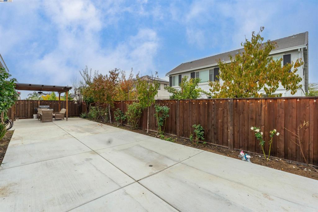 OAKLEY - Residential