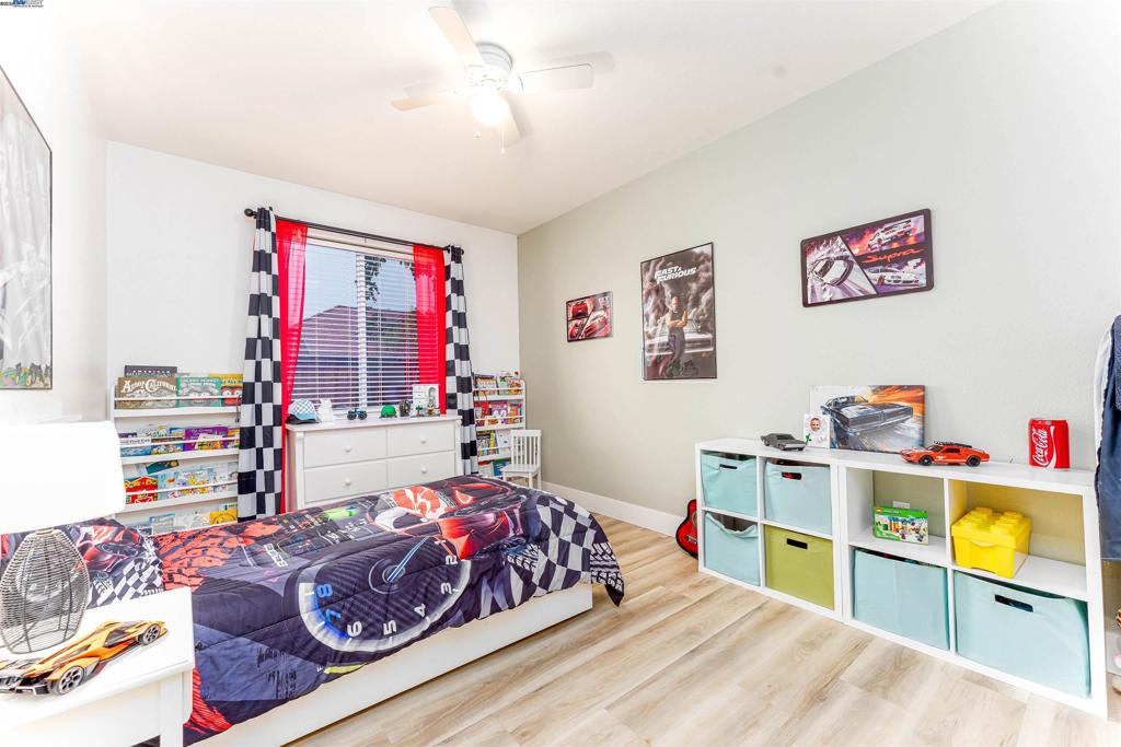 OAKLEY - Residential