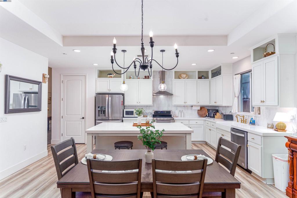 OAKLEY - Residential