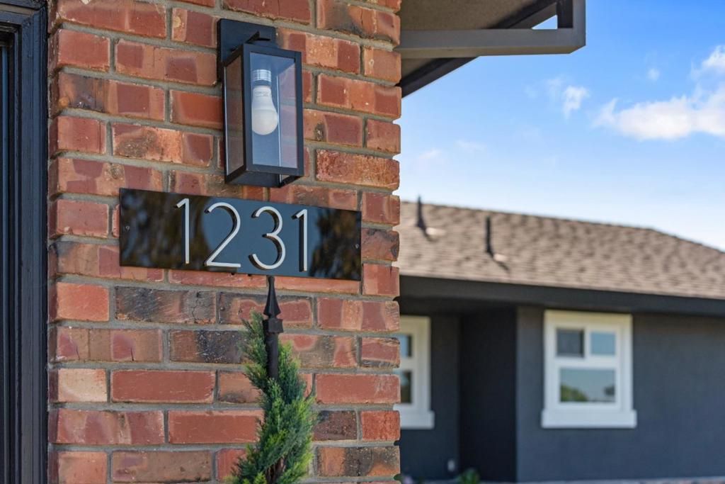 Photo of 1231 Westward Drive, Hollister, CA 95023 (MLS # ML82025432)
